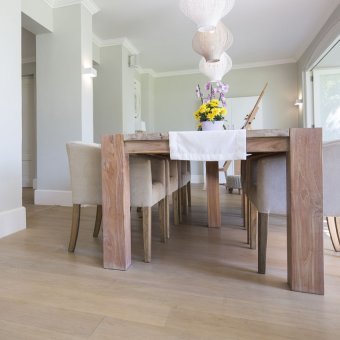 Woodline classic unfinished oak, finished with Oleum in colour wheat.